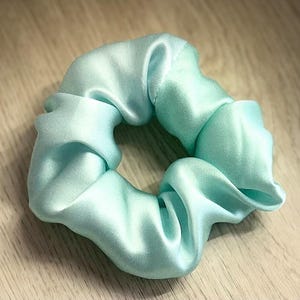 Silk Scrunchie – Limited Edition Gift for Women, Silk – OEKO‑TEX
