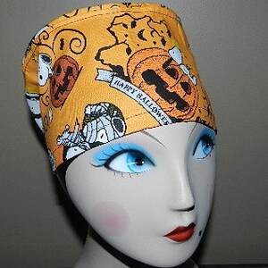 Charlie Brown and Friends Happy Halloween  European Style  Surgical Scrub Cap with Toggle