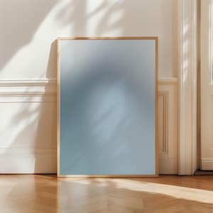 Arte de pared con degradado de aura en tonos suaves de azul claro: descarga digital de estética abstracta, póster imprimible en HD, estilo escandinavo minimalista.