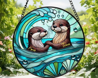 Atrapasueños de vitral con pareja de nutrias cogidas de la mano, decoración para el hogar, colgante de vitral con temática oceánica, regalo de aniversario, regalo de San Valentín