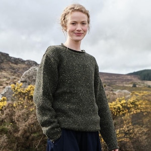 Women’s Traditional Fisherman Irish Wool Sweater | 100% Pure Wool  | Flecked Wool Yarn | Unisex Fit | Perfect Irish Gift