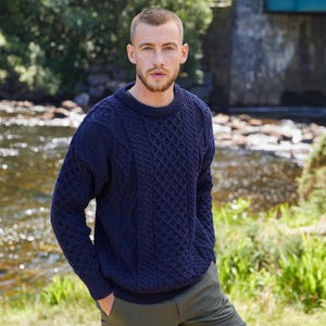 Men’s Lightweight Aran Sweater | 100% Pure New Wool Irish Knit Jumper | Navy Blue Pullover | Honeycomb Stitch | Unisex Fit