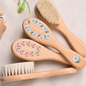 Custom Floral Wreath Baby Hairbrush,Baby Name Brush,Baby Shower Gift,Baby Keepsake Gift,Christening Baby Girls Boys Gift,New Parents Gift