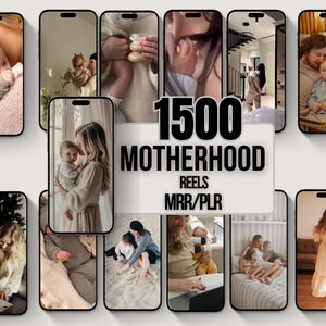 Può includere: Una raccolta di schermi di smartphone che mostrano immagini di madri e bambini. Il testo "1500 MOTHERHOOD REELS MRR/PLR" è sovrapposto. Le immagini mostrano varie scene della maternità.