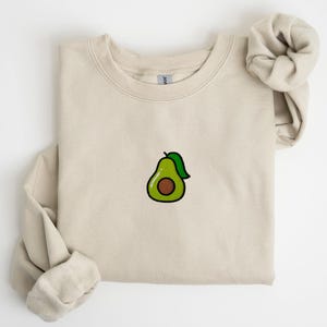 Besticktes Avocado-Sweatshirt, besticktes Veggie-Sweatshirt, Avocado-Pullover, lustiges Sweatshirt, besticktes Unisex-Shirt, Avocado-Liebhaber