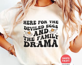 皮肉なデビルドエッグシャツ：コンフォートカラーのデビルドエッグとファミリードラマのグルメTシャツ