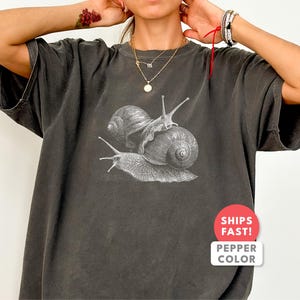 Aesthetic Snail Shirt: Comfort Colors Snail Animal T-shirt afbeelding 2
