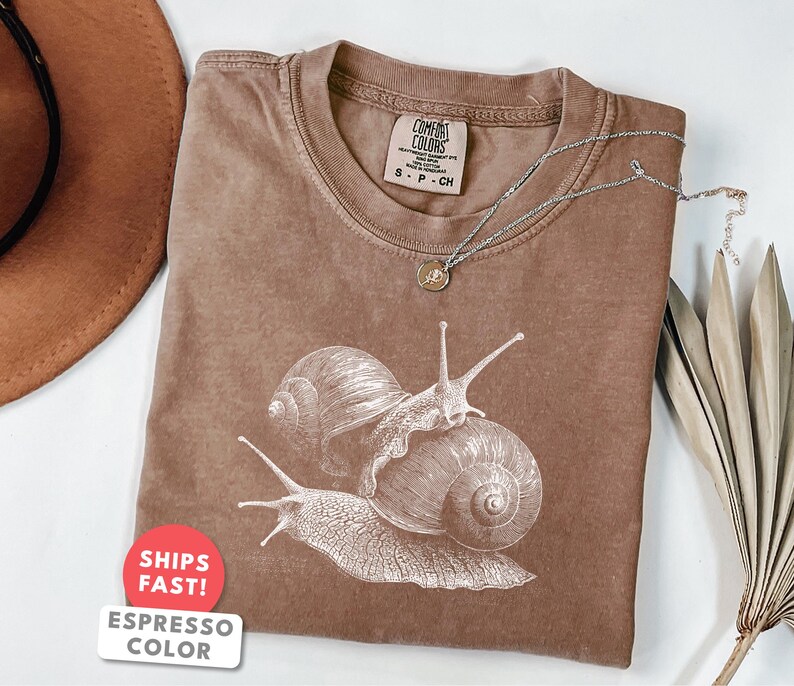 Aesthetic Snail Shirt: Comfort Colors Snail Animal T-shirt afbeelding 4