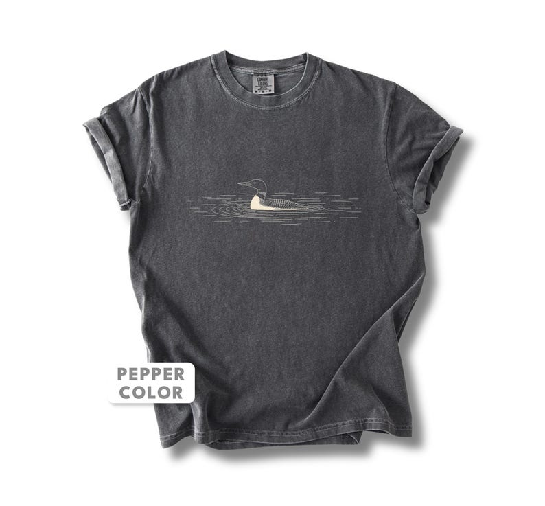 Camiseta de colimbo / Camiseta con estampado de colimbo común en el agua / Regalo para amantes de las aves de Comfort Colors / Camiseta de naturaleza y vida silvestre del lago imagen 6