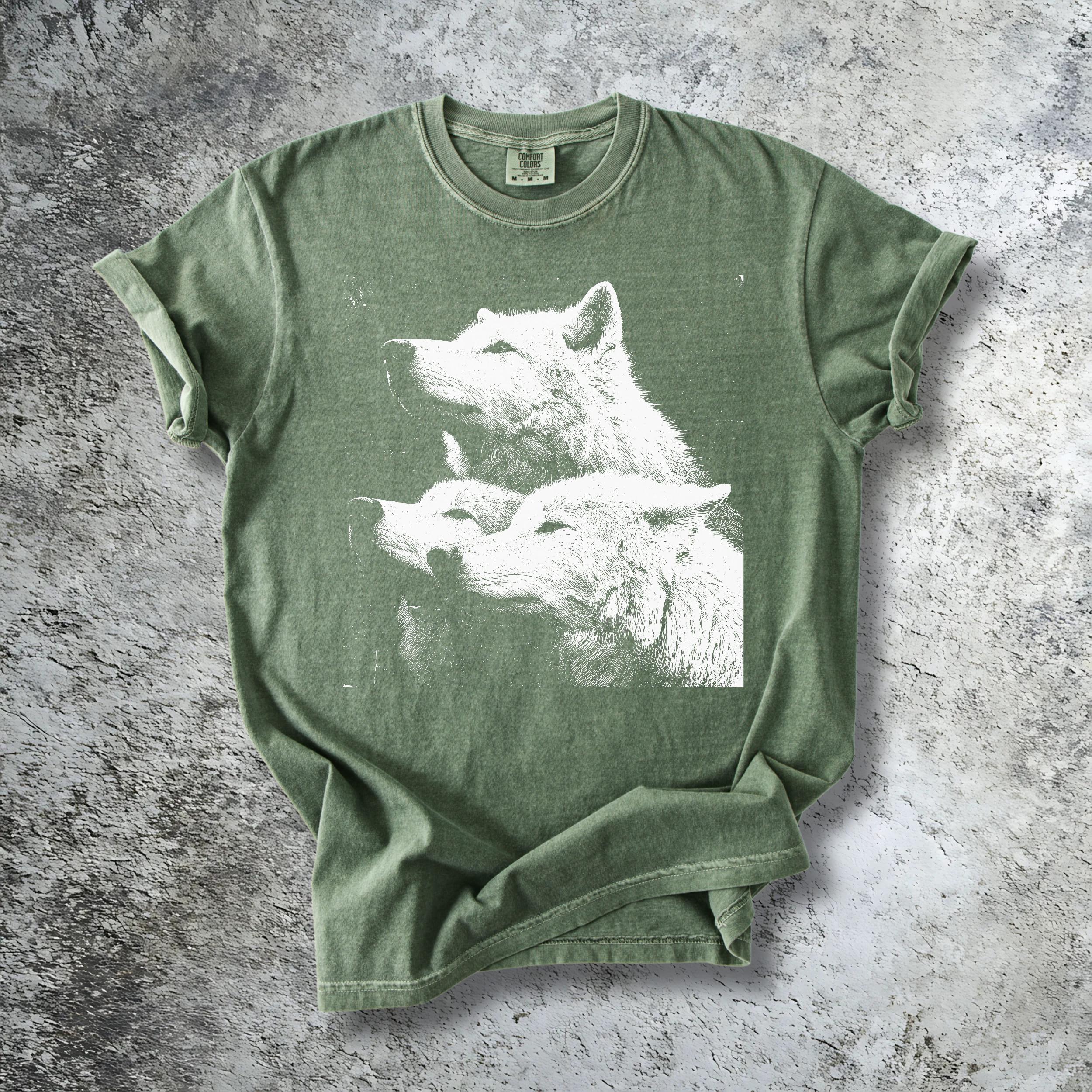 Wolf Shirt | Vintage Wildlife Wolf Pack Graphic Tee | Comfort