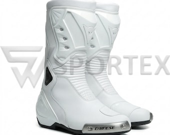 Botas blancas de motociclismo de competición - Protecciones completas y deslizadores, listas para la pista.