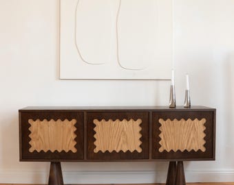 Credenza in legno di quercia, mobile porta TV in stile vintage, mobile con ante intagliate
