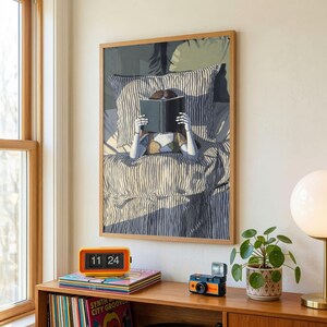 Bambola patchwork spettrale, accogliente camera da letto, arte da lettura / poster gotico su carta