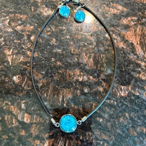 Boho Turquoise Pendant Choker Necklace with Matching Earrings