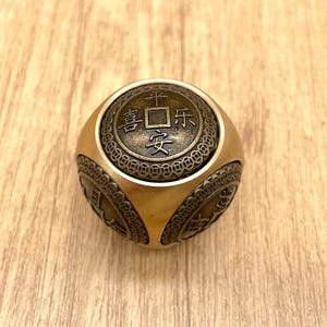 Dado de la fortuna de seis caras de latón con símbolos de monedas chinas, fidget spinner vintage de cobre, regalo de la suerte para cumpleaños.