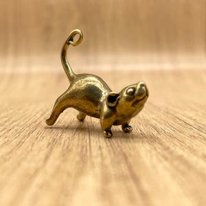 Estatueta de rato de latão com cauda longa – Rato da sorte de cobre vintage simbolizando inteligência, agilidade e resiliência – Decoração de mesa ou estante