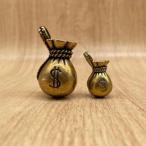 Set di ciondoli vintage in ottone a forma di borsa porta soldi con dollaro – Portachiavi con ciondolo portafortuna in rame massiccio, ornamento creativo per successo e prosperità.