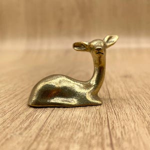 Brass Deer Ornament – Vintage Style Miniature Copper Fawn Figurine, Symbol of Grace and Serenity, Wildlife-Inspired Home Desk Decor