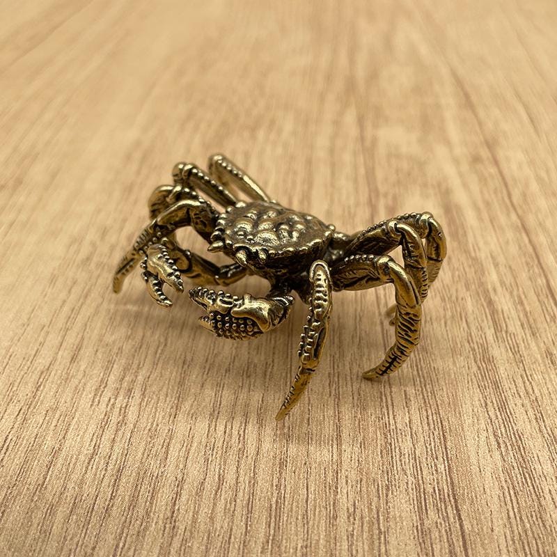 オフィスデスク装飾用真鍮カニ置物 - お父さん、彼氏、旦那さんへの