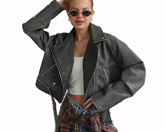 Veste en cuir vintage grise surdimensionnée : vêtements d'extérieur courts pour motards