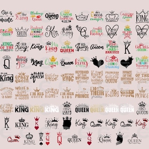 Puede incluir: Una colección de varios diseños de texto con coronas y las palabras "King" y "Queen". Los diseños están en diferentes fuentes y estilos, algunos incluyen frases adicionales como "Crazy Queen" y "Birthday King".