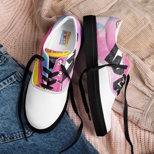 Women’s lace-up canvas shoes