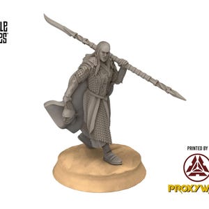 Darkwood - Wooden Elf Captain - Sylvara - Thornwild - Davale Games