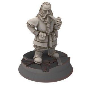 Dwarves - Dwarf with pipe - Stonewards - Steelhalls - Medbury miniatures