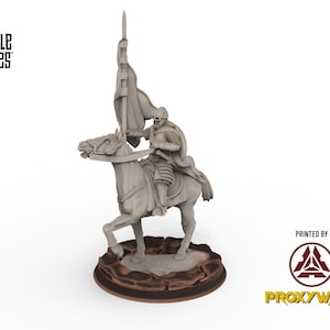 Rohan - West Human on Horse with Banner - Storrhold - Davale Games