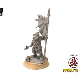 Dwarves - Silver Goat Dwarves Banner on foot - Stonewards - Steelhalls - Davale Games