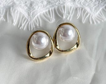 Gold Pearl Stud Earrings | Minimalist Jewelry