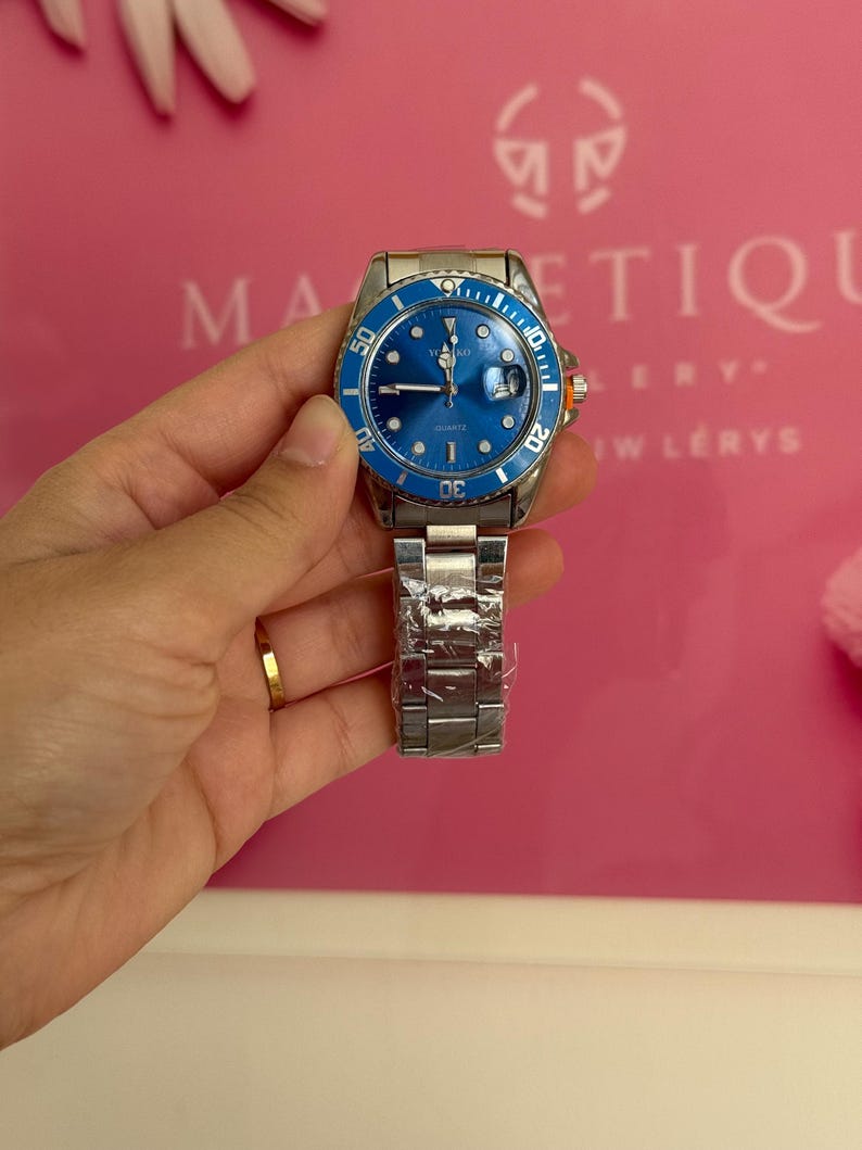 Blue Dial Mens Watch - Everyday Style - Quartz Movement image 5
