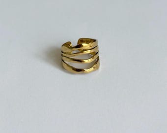 Anillo abierto Wave - Joyería dorada ajustable