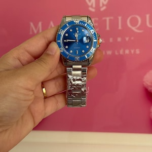 Blue Dial Mens Watch - Everyday Style - Quartz Movement image 3