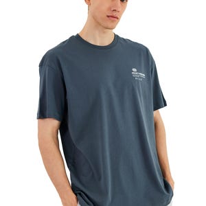 Men&#39;s Oversized T-Shirt – Urban Streetwear Fashion for Trendy and Casual Outfits