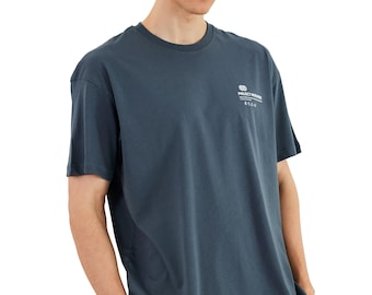 Men's Oversized T-Shirt – Urban Streetwear Fashion for Trendy and Casual Outfits