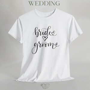 新郎新婦お揃いTシャツ、ウェディングドレス、ユニセックスヘビーコットンTシャツ、カップルギフト、婚約お祝いシャツ