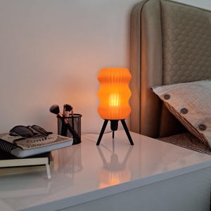 Lámpara de mesa impresa en 3D: moderna lámpara de noche ondulada - PLA ecológico