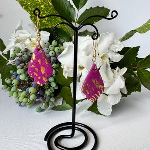 Fuchsia & gold leaf earrings – bold tropical vibes