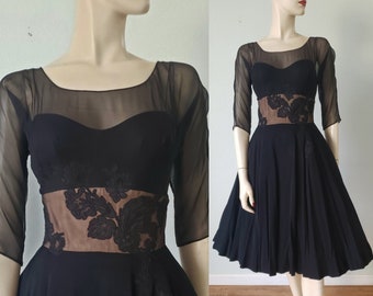 Dreamy 1950s Helga Strappy LBD with Chiffon Overlay ad Lace Appliques / 1950s Dinner Dress / 50s Party Dress / Small 26" waist