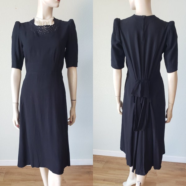 1930s-40s Art Deco Black Rayon Day Dress with Ivory Inset / 30s Dress / 30s Casual Dress / Black Rayon Dress / Small 26W