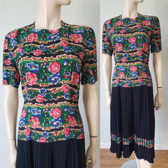 1940s Floral and Solid Rayon Day Dress / 40s Jers… - image 1