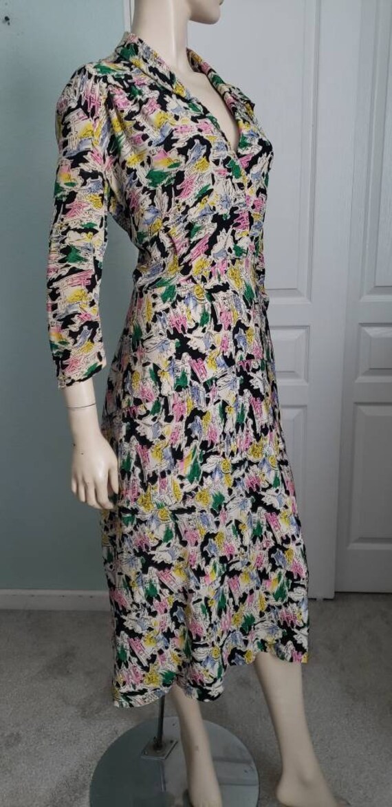 1940s Rayon Novelty Asian Pagoda Print Dress with… - image 5