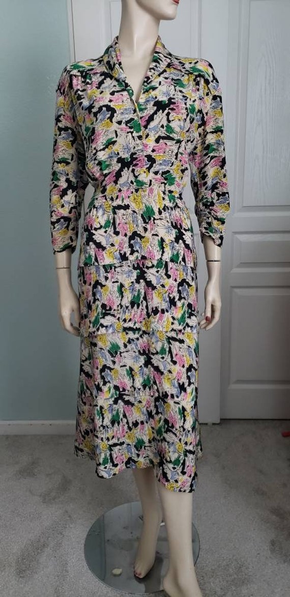 1940s Rayon Novelty Asian Pagoda Print Dress with… - image 9