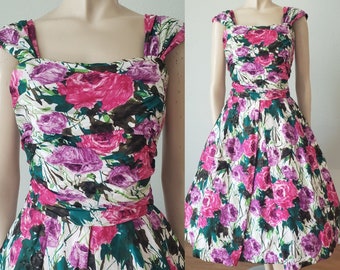 1950s Rose Print Cotton Dress with Pleated Bodice and Straps / Exceptional  / Size Small 26 Waist