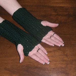 Evergreen Fingerless Gloves crochetTexting Gloves Arm Warmers Handmade Crocheted. fall autumn winter boho Dark Forest Green Hunter Green image 4