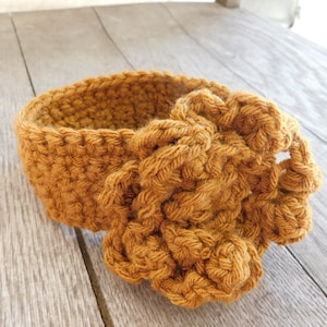Faixa de cabeça para bebê de outono. Faixa de cabeça grande com flores para menina. Tamanho 0-3 meses. Marrom tabaco. Bebê rústico do campo. Faixa de cabeça de crochê.