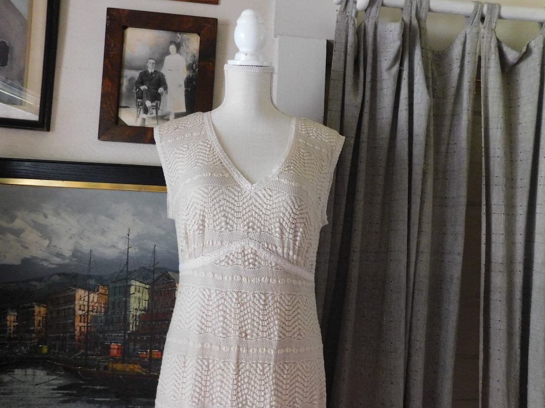 90's Rabbit Designs Retro Flapper Style or Victorian Lace Wedding Dress. Rabbit Rabbit Rabbit Dress. Fully Lined Ivory Formal Gown Dress