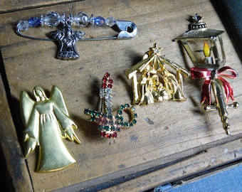 épingles de Noël vintage pour Noël Au choix : perles et épingle à nourrice ange, lampadaire, bougeoir en strass, crèche, ange en laiton