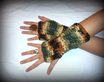 Guanti senza dita Woodsy, stile rustico boschivo. Scaldabraccia mimetici verdi militari fatti a mano, guanti unisex da caccia. Polsini corti Woodland.